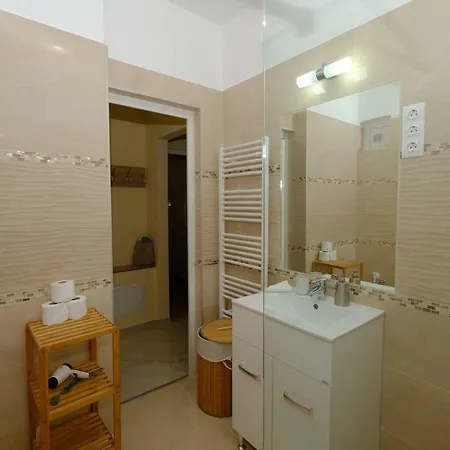 Apartment Maria 1 *